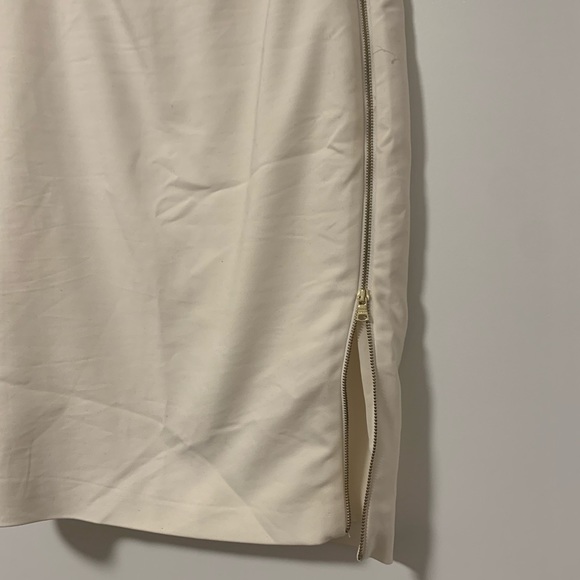 Express white pencil skirt with zipper accent - adjust the slit - Picture 5 of 9